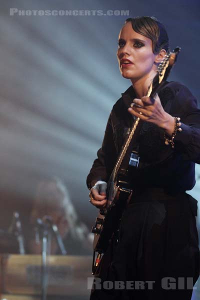 ANNA CALVI - 2013-09-26 - PARIS - Gaite Lyrique - 